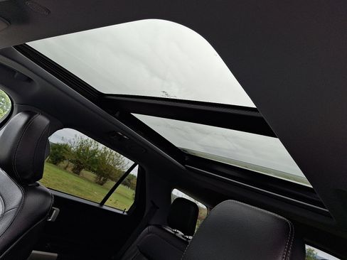 Certified 2020 Ford Explorer XLT w/ Equipment Group 202A image 16