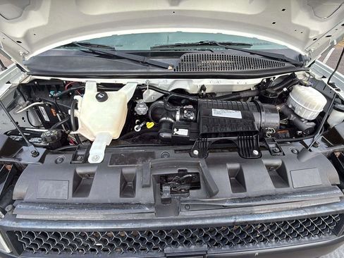 Used 2018 Chevrolet Express 2500 LS w/ Driver Convenience Package image 19