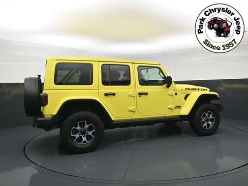 Certified 2023 Jeep Wrangler Unlimited Rubicon w/ Cold Weather Group AWD/4WD image 6