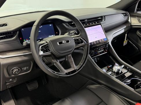 New 2025 Jeep Grand Cherokee Overland w/ Adv Protech Group III image 20