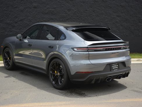 Certified 2026 Porsche Cayenne Turbo GT AWD/4WD image 3
