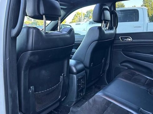 Used 2019 Jeep Grand Cherokee Altitude AWD/4WD image 5