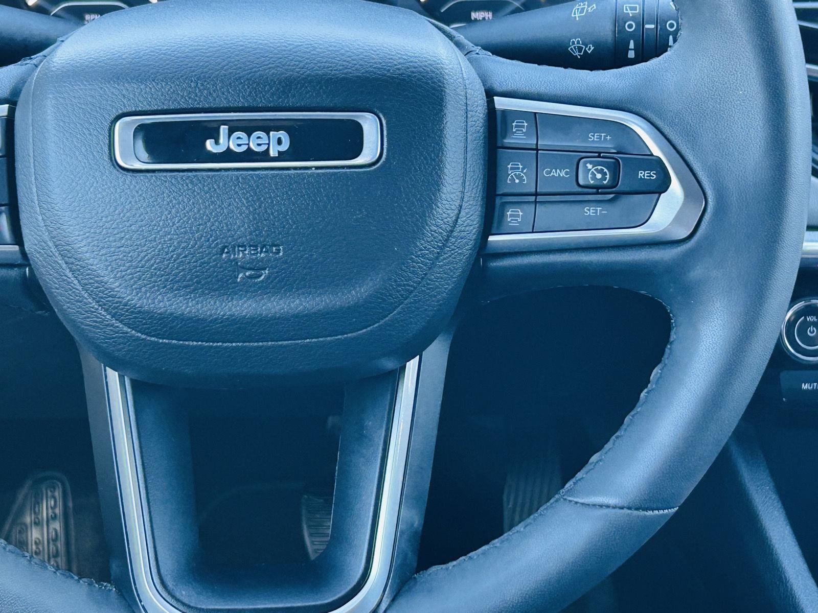 Used 2023 Jeep Compass Limited w/ Sun and Sound Group AWD/4WD image 18