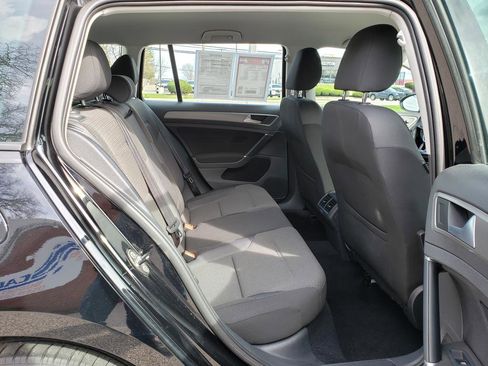 Used 2016 Volkswagen Golf S image 15