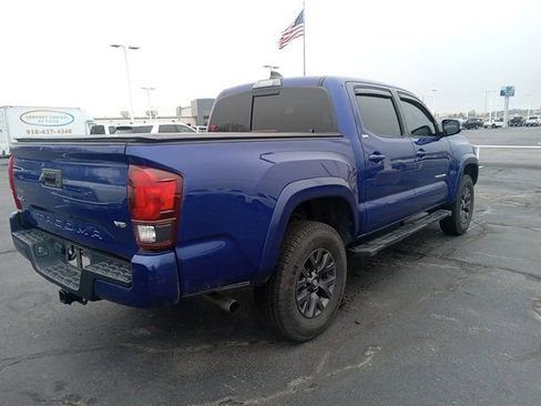 Used 2022 Toyota Tacoma SR5 w/ Technology Package image 7