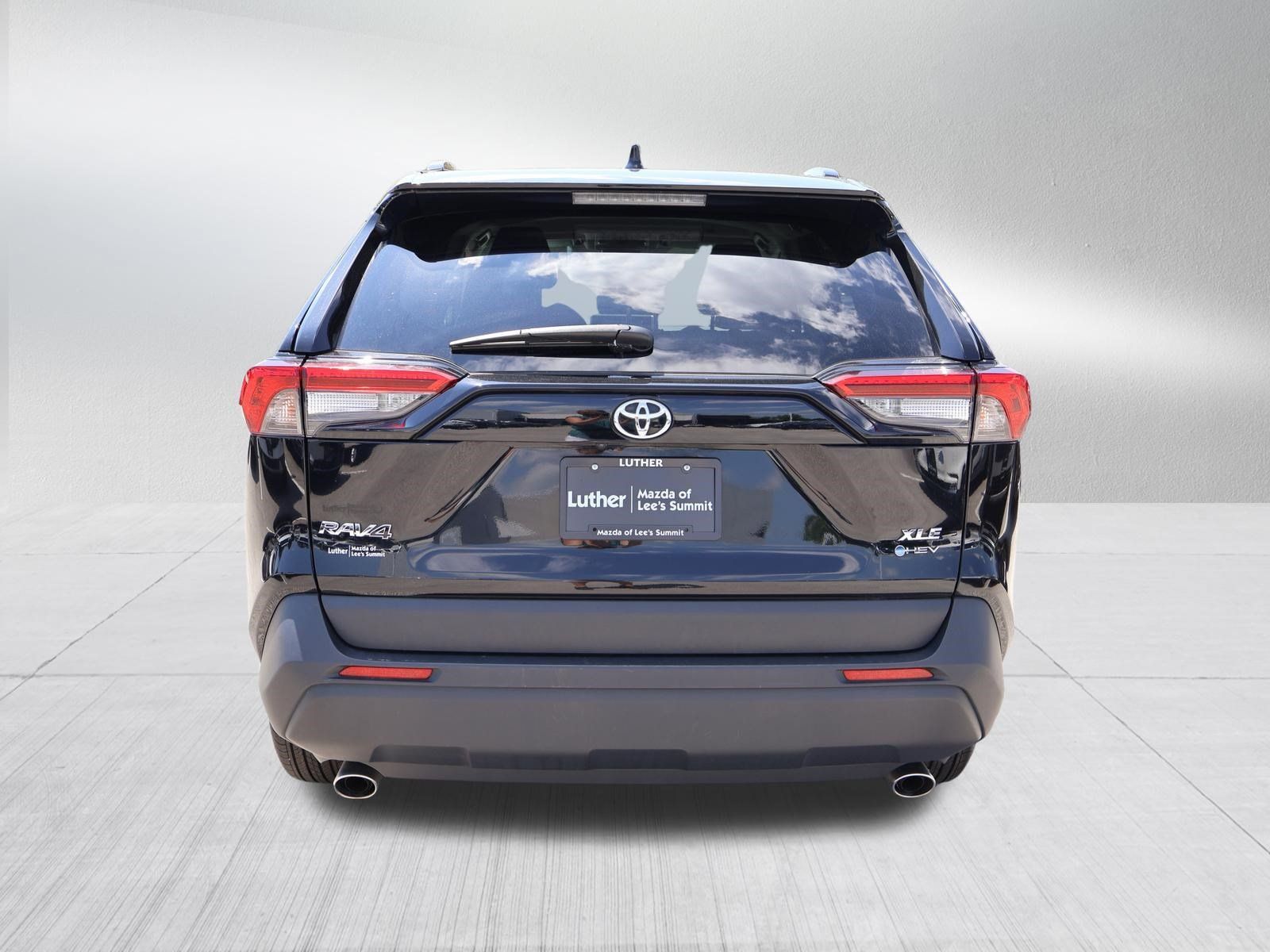 Used 2025 Toyota RAV4 XLE AWD/4WD image 6