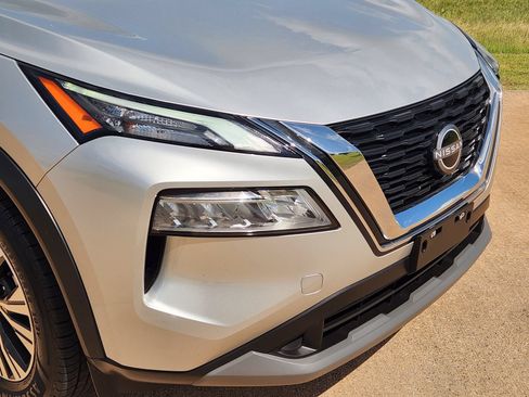 Used 2023 Nissan Rogue SV FWD image 12