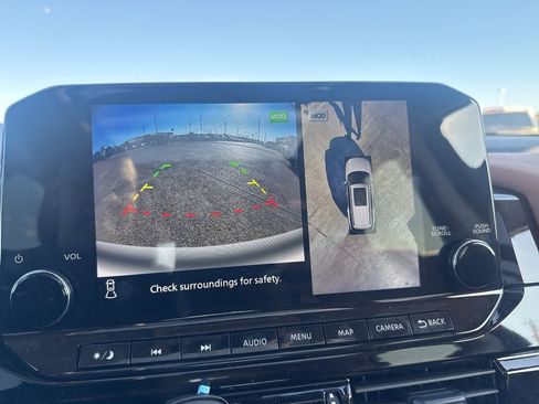 Certified 2025 Nissan Pathfinder Platinum image 46