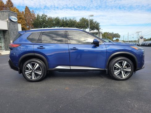 Used 2021 Nissan Rogue Platinum image 5