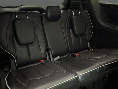 Used 2023 Chrysler Pacifica Limited w/ S Appearance Package FWD image 27
