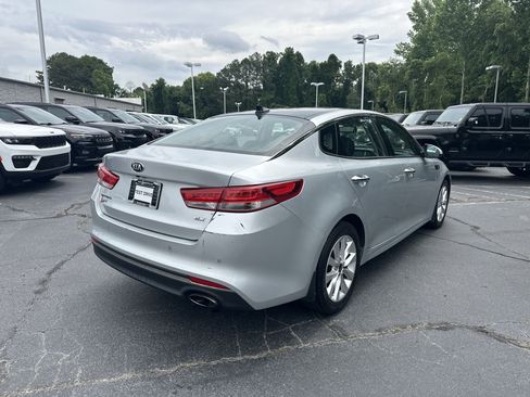 Used 2016 Kia Optima EX w/ Option Group 040 FWD image 9