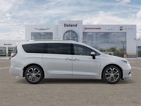 New 2026 Chrysler Pacifica Pinnacle FWD image 23