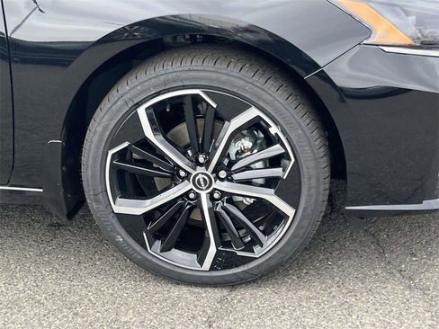 New 2025 Nissan Altima 2.5 SR image 7