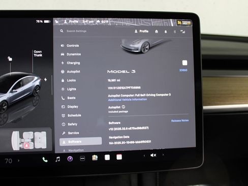 Used 2023 Tesla Model 3 Standard Range image 13