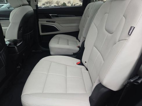 Certified 2024 Kia Telluride SX image 19