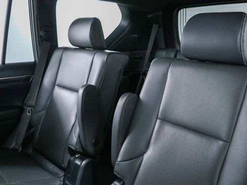 Used 2023 Lexus GX 460 Premium w/ Accessory Package AWD/4WD image 26