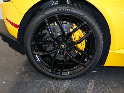 Used 2017 Lamborghini Huracan LP 610-4 AWD/4WD image 39