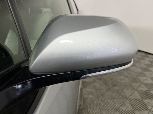 Used 2018 Toyota Prius Two image 13