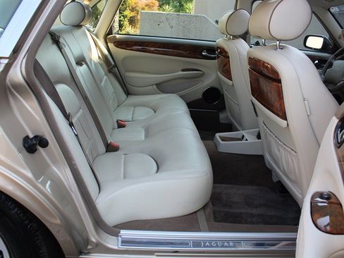 Used 2001 Jaguar XJ RWD image 28