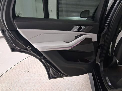 Used 2024 BMW X5 xDrive40i w/ M Sport Package image 28