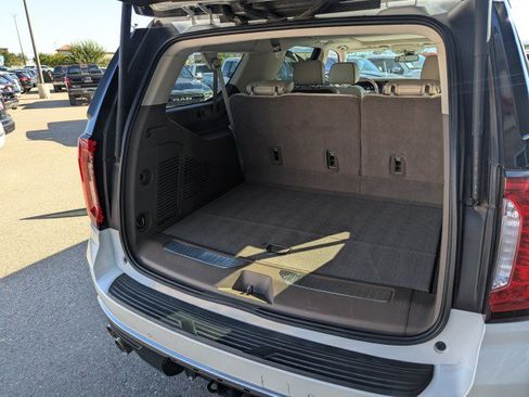 Used 2022 GMC Yukon XL Denali AWD/4WD image 32