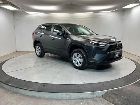 Used 2024 Toyota RAV4 LE image 8