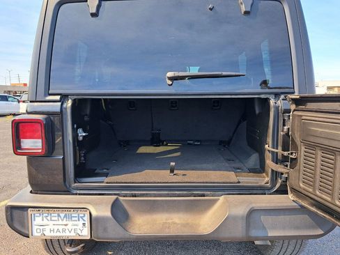 Used 2022 Jeep Wrangler Unlimited Sport image 24