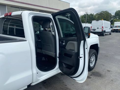 Used 2019 Chevrolet Silverado 2500 W/T AWD/4WD image 23