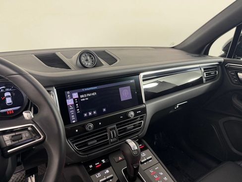 Certified 2026 Porsche Macan AWD/4WD image 23