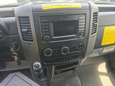 Used 2018 Mercedes-Benz Sprinter 2500 image 10