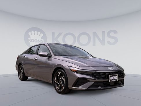 Used 2024 Hyundai Elantra Limited FWD image 18