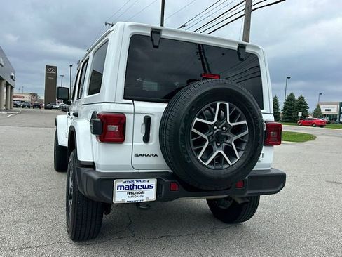 Used 2025 Jeep Wrangler Sahara AWD/4WD image 5