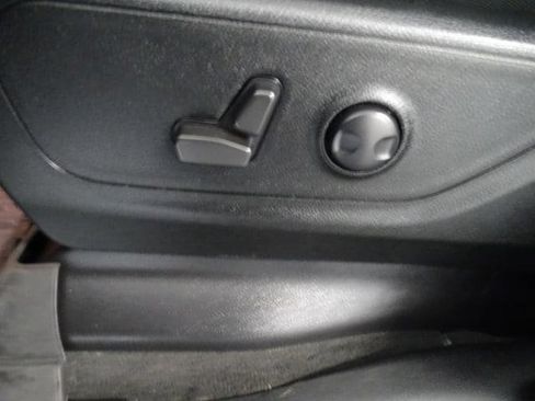Certified 2022 RAM 1500 Big Horn AWD/4WD image 3