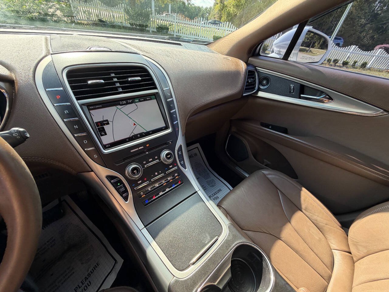 Used 2016 Lincoln MKX Reserve w/ Technology Package FWD image 19