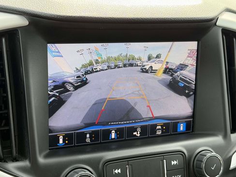 Used 2022 GMC Terrain SLT w/ Infotainment Package II AWD/4WD image 13