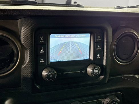 Used 2018 Jeep Wrangler Sport image 16