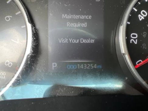Used 2021 Toyota RAV4 XLE FWD image 12
