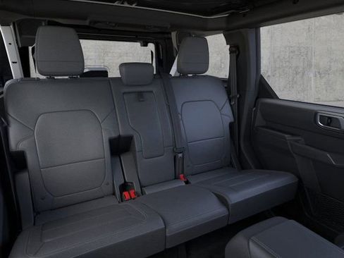 New 2026 Ford Bronco Outer Banks w/ Sasquatch Package image 9