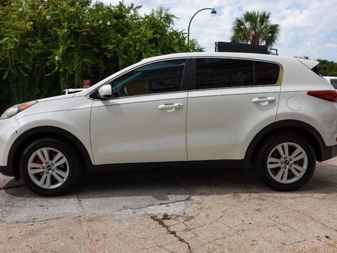 Used 2018 Kia Sportage LX FWD image 2