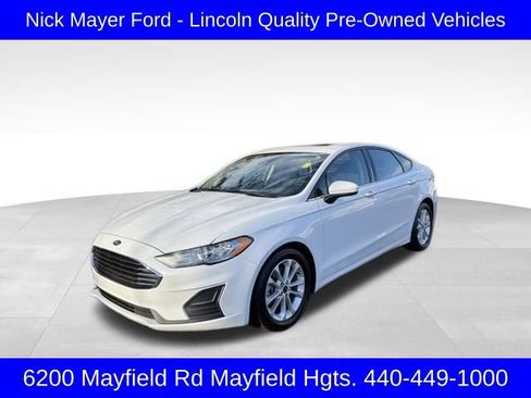 Used 2020 Ford Fusion SE image 3