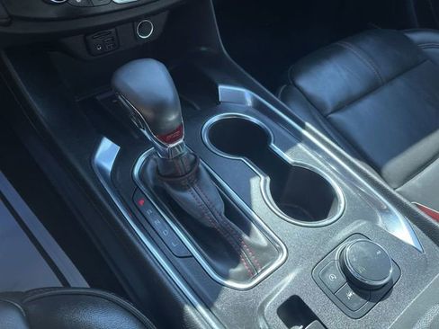 Used 2023 Chevrolet Traverse RS image 16