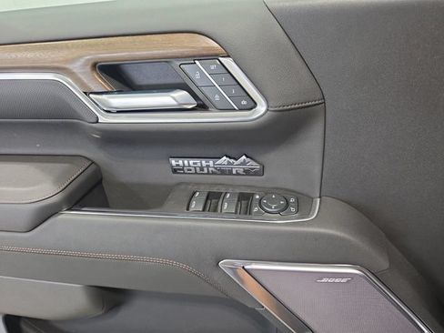 Used 2023 Chevrolet Silverado 1500 High Country w/ High Country Premium Package AWD/4WD image 21