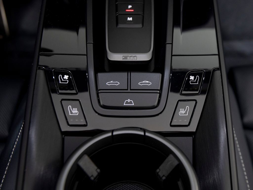 Certified 2025 Porsche 911 Carrera GTS RWD image 28