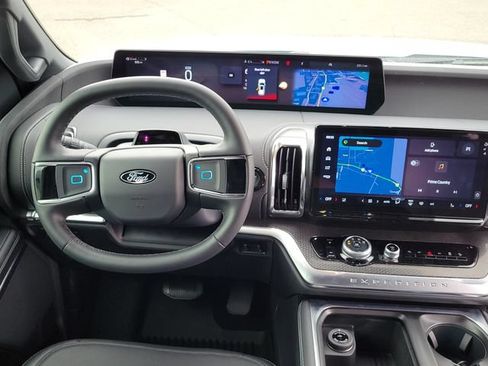 New 2026 Ford Expedition Platinum w/ Stealth Performance Package AWD/4WD image 11