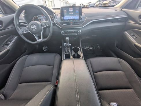 Used 2024 Nissan Altima 2.5 SV image 12