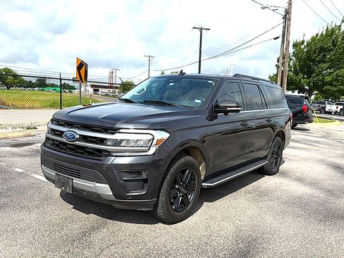 Used 2022 Ford Expedition Max XLT RWD image 2
