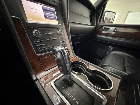 Used 2017 Lincoln Navigator L Select AWD/4WD image 20