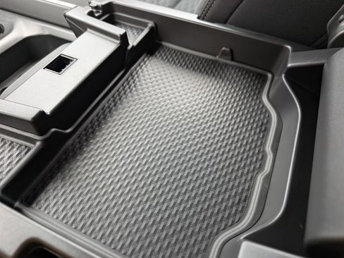 New 2026 RAM 1500 4x4 Crew Cab image 31