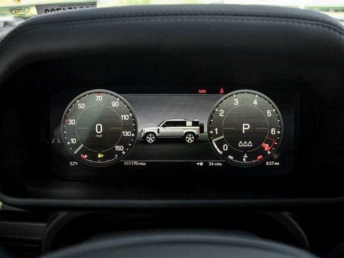 Used 2025 Land Rover Defender 110 X-Dynamic SE image 17