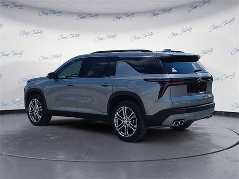 New 2025 Chevrolet Traverse LT w/ Enhanced Driving Package image 3